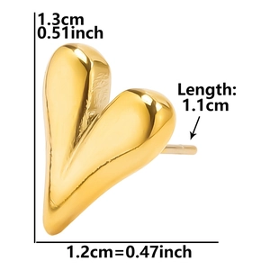 Detailed size chart showing dimensions of the gold heart-shaped stainless steel earrings