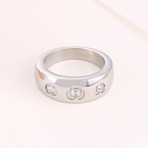 Polished titanium steel ring with three diamond-set heart shapes for men and women