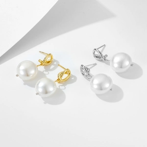 Minimalist 925 silver knot earrings with shell pearls in gold and silver finish