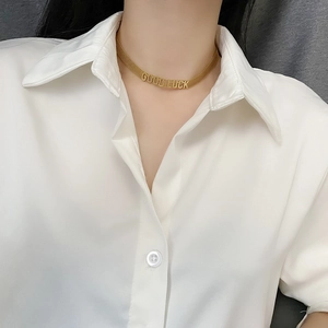 Collier ras du cou élégant plaqué or avec lettrage 3D Good Luck pour femmes chic