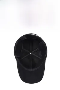 Detail des warmen Fleecefutter- und Ohrenschutzes dieser Herren Winter-Baseballkappe