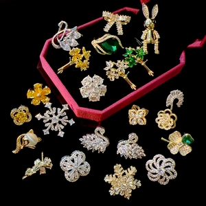 Elegant Fashion Brooch Pin Zircon Rhinestone Copper Animal Flower For Women Cardigan Sweater Bag Decor Fixed Buckle