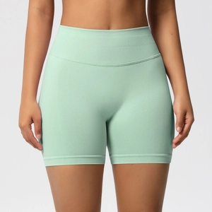 Détail du short de yoga sans couture vert menthe à taille haute avec bande côtelée