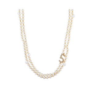 Double-layered pearl necklace with golden beads and crystal intertwined logo pendant