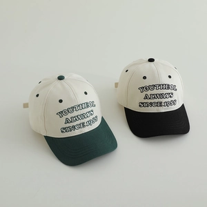 Retro two-tone kids baseball cap with letter embroidery and contrast brim design