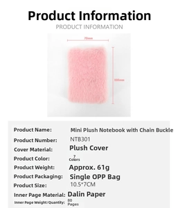 Gedetailleerde afmetingen van een roze pluche notitieboekje met ketting en premium papier