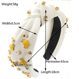Serre-tête noué blanc avec strass brillants et breloques bananes en émail jaune