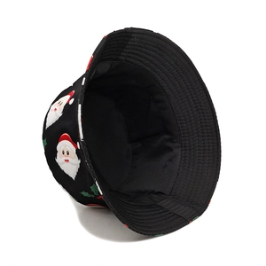 Cappello a secchiello nero con motivo Babbo Natale e stampe di alberi per esterni