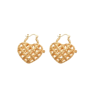 French vintage hollow metal heart earrings in gold finish with woven mesh texture