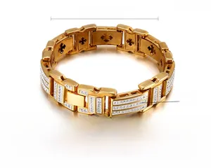 Vue détaillée du bracelet punk pour homme plaqué or 18K avec zircons, 230x17mm