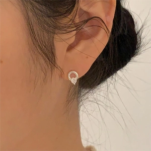 Elegant 925 sterling silver hoop earrings featuring a sparkling zircon stone for women