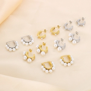 Gold Plated Stainless Steel Shell Artificial Pearl Hoop Earrings Elegant Fashion C Shape Jewelry For Women