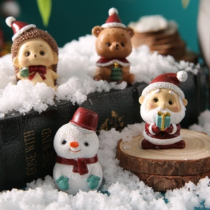 Christmas Mini Figurines Resin Ceramic Santa Claus Cartoon Animal Desktop Ornaments Holiday Decor Cute Micro Landscape