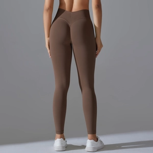 Detailansicht der nahtlosen High-Waist-Yogahose mit V-förmigem Scrunch-Butt-Lifting-Effekt