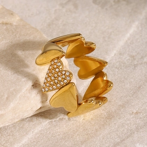 Elegant 18k gold plated stainless steel heart ring with sparkling zircon stones