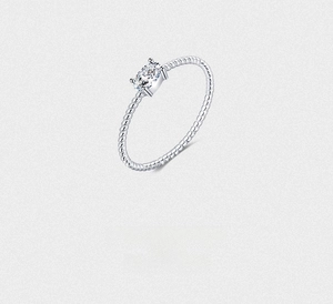 Detailed view of S925 silver ring featuring a twisted band and oval solitaire stone