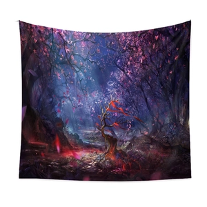 Dettaglio dell'arazzo forestale bohémien con albero magico e nastri di colore rosso