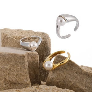 Elegant S925 sterling silver adjustable rings with white pearls on natural stones