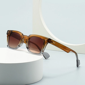 Vintage Square Sunglasses Women Men PC Frame UV400 Protection Retro Fashion Eyewear With Metal Arrow Rivet Decor