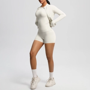 Détails de l'ensemble de yoga 3 pièces pour femme avec veste, débardeur et short de sport