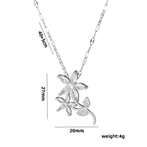 Classic silver flower necklace with zircon inlay and detailed size measurements