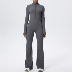 Combinaison de yoga à manches longues avec demi-zip et bas de pantalon évasé