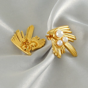 Unregelmäßige Abstrakte Fächerohrringe 18K Vergoldeter Edelstahl Künstliche Perle Französischer Vintage Hochwertiger Schmuck Für Damen