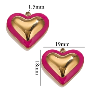 Detailed size view of heart pendants with 1.5mm hole, 19mm width and 18mm height