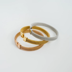 Set di tre bracciali intrecciati in acciaio inossidabile nei colori oro, rosa e argento