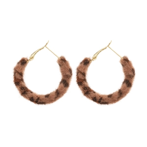 Retro geometric leopard print horsehair hoop earrings with minimalist gold metal clasp