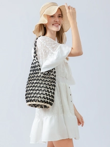 Hand-woven wooden bead bucket bag for women summer vacation style white and black beads