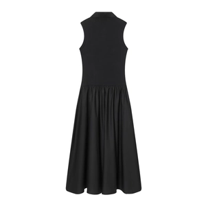 Elegantes schwarzes ärmelloses Strick-Polo-Kleid mit ausgestelltem Faltenrock in A-Linie