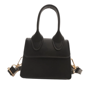 Schwarze Mini-Handtasche aus PU-Leder für Damen mit Griff und goldenen Metallbeschlägen