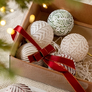 Elegant 8cm ivory Christmas balls with embossed leaf patterns in a luxury gift box