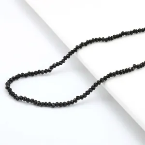 Minimalistische schwarze facettierte Kristall Halskette mit glänzendem Finish für Damen