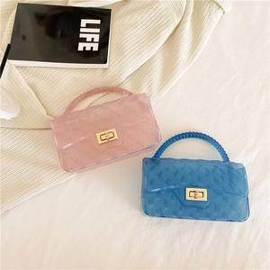 Chic quilted jelly bags in pink and blue with gold locks and beaded handles
