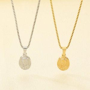 Colliers vintage avec pendentif portrait ovale en or et argent avec chaîne box