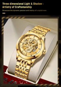 Détail du cadran dragon doré de luxe avec mouvement automatique dans son coffret