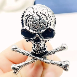 Skull Head Brooch Alloy Punk Gothic Style Winged Crossbones Halloween Costume Accessories For Men Women