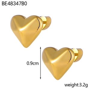 Polished gold heart stud earrings with 0.9cm size and 3.2g weight specifications