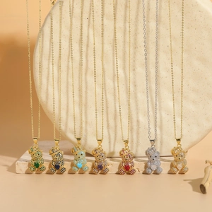 Pendentifs ours cœur luxueux en sept couleurs avec zircons étincelants et détail couronne