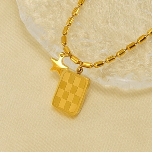 Collana In Acciaio Inossidabile Placcato Oro 18K Ciondolo Quadrato Scacchiera Stella Gioielli Per Clavicola Da Donna