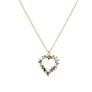 Collier cœur plaqué or avec pierres en zircone colorées et fine chaîne dorée