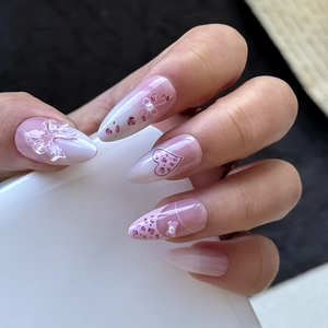 Faux ongles amande cœur léopard rose avec nœuds 3D et perles lot de 24 pièces