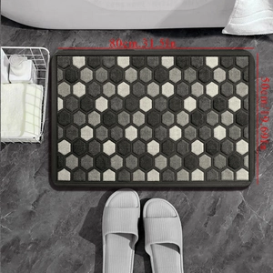 Detail showing 80x50cm size dimensions for geometric honeycomb bathroom floor mat