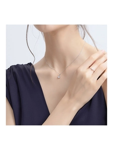 Elegante S925 Silber Moissanit Halskette für Damen mit funkelndem Solitär Anhänger.
