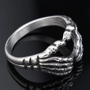 Vintage stainless steel gothic skull hand ring in antique silver for women bike style