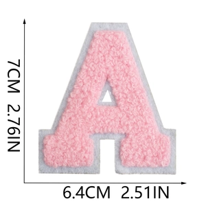 Toppa ricamata lettera A in ciniglia rosa alta 7cm per decorazione di abbigliamento fai da te
