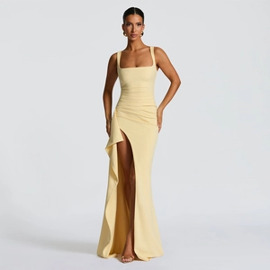 Robe de soirée jaune élégante à dos nu avec col carré et fente haute sexy