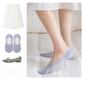 Detail of lavender mesh low-cut invisible socks with breathable cotton texture